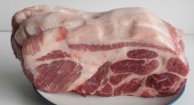 Thịt nạc vai ba chỉ Lợn đen Việt Nam